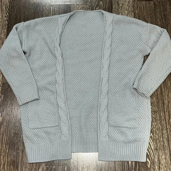 Woman’s sweater cardigan size medium - Picture 1 of 2